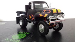 Maqueta Ford F-100 Pick Up 1955 1/24