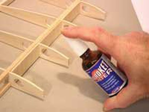 Acelerador spray para Ciano 50 ml.