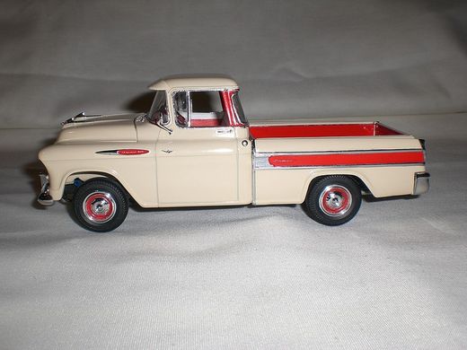 Maqueta Chevy Cameo Pick Up 1/25