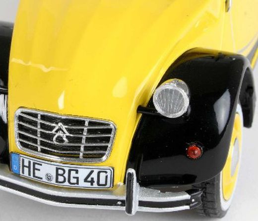 Maqueta Citroen 2CV 1/24