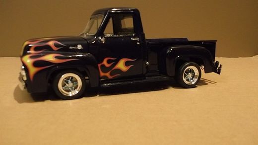 Maqueta Ford F-100 Pick Up 1955 1/24