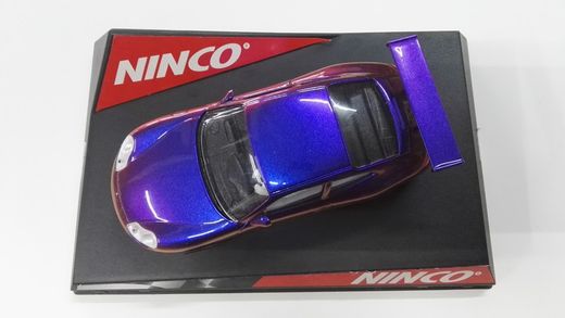 Porsche 911 GT3-R color violeta perlado