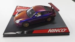 Porsche 911 GT3-R color violeta perlado