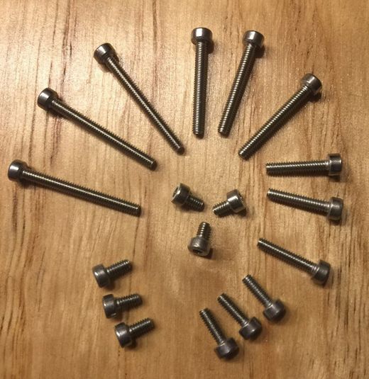 Set de tornillos allen DIN912 A2 variados