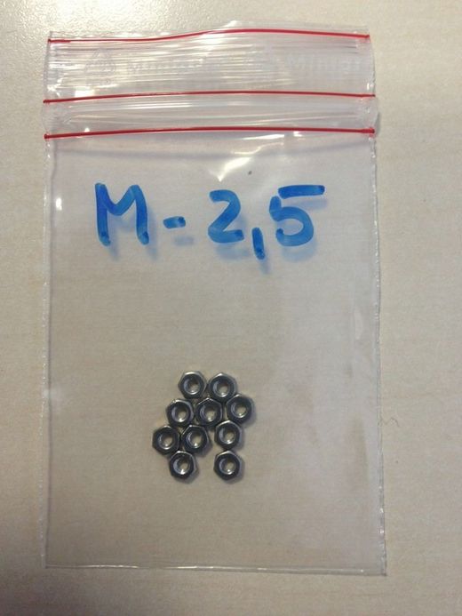 Tuerca M-2,5 inox A2 304